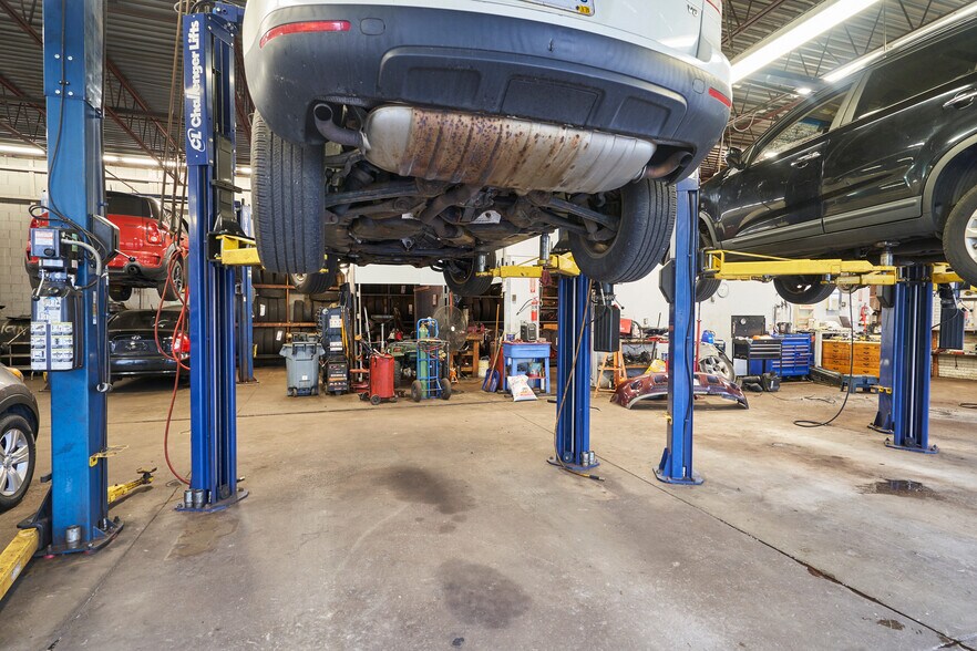 More Photos Of 2441 Romig Rd, Akron Auto Repair For Sale