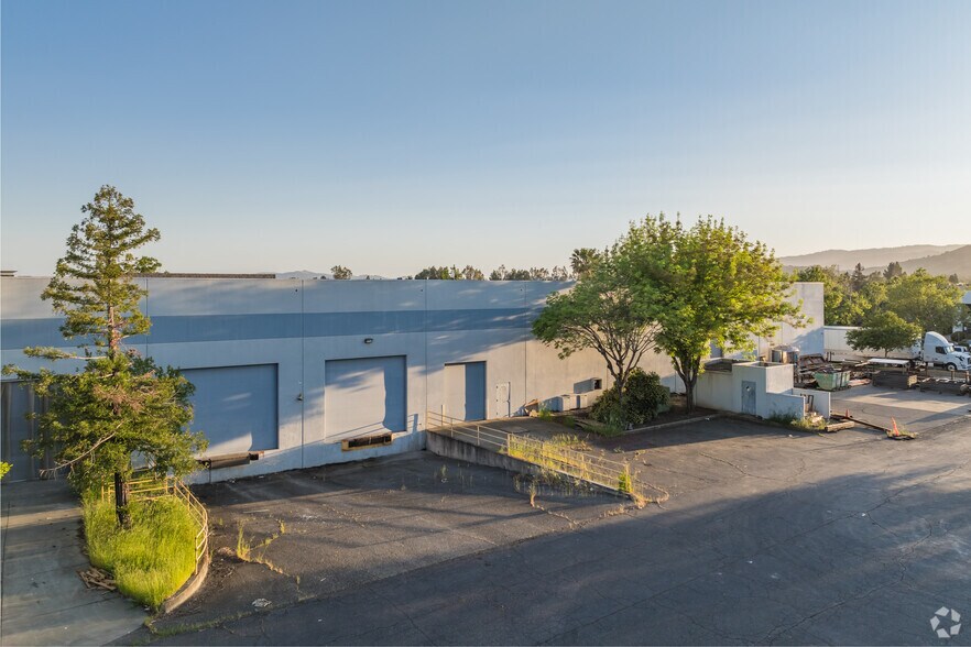 More Photos Of 907 Cotting Ln, Vacaville Manufacturing For Sale