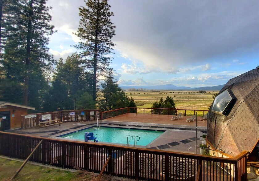 More Photos Of 521 Campbell Hot Springs Rd, Sierraville Hotel For Sale