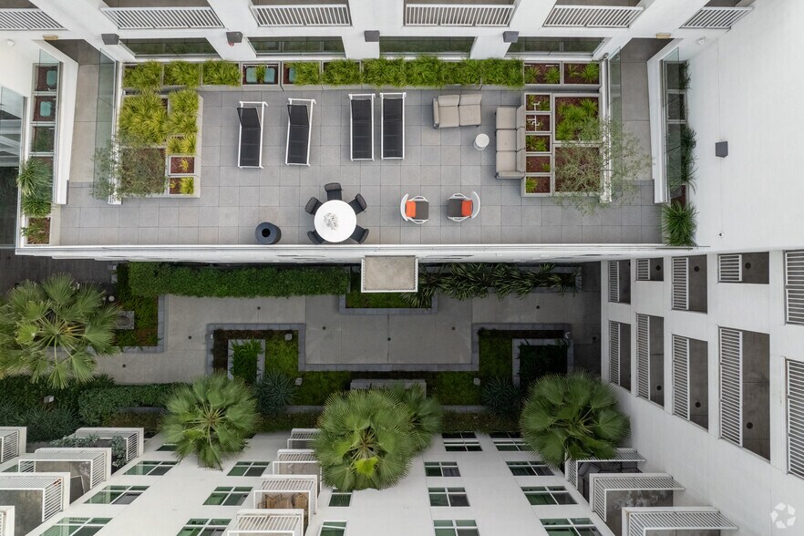 More Photos Of 1200 S Grand Ave, Los Angeles Apartments For Lease