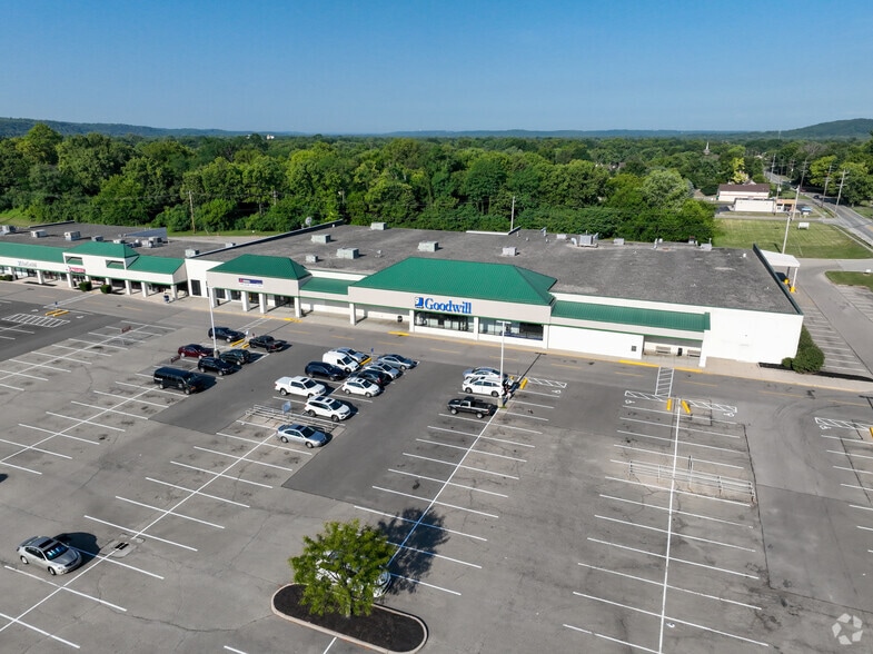 Primary Photo Of 4605-4627 Dixie Hwy, Fairfield Storefront For Lease