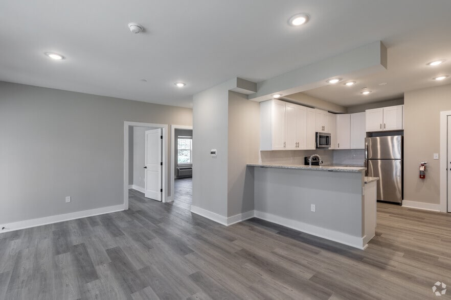 More Photos Of 35 Violet Ave, Poughkeepsie Apartments For Lease