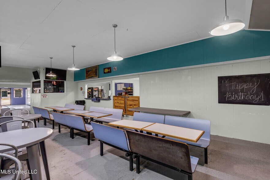 More Photos Of 6238 MS-198, Lucedale Specialty For Sale