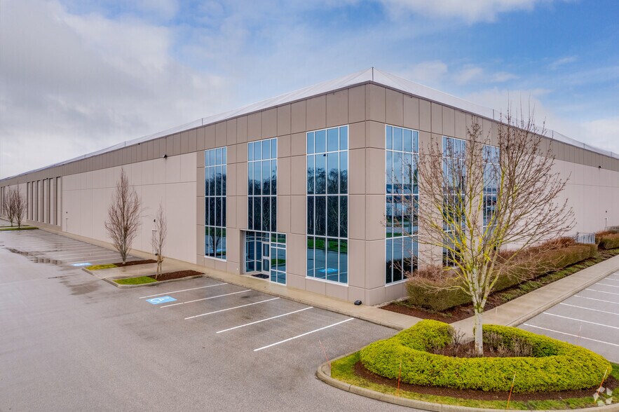 More Photos Of 16111 Blundell Rd, Richmond Distribution For Lease