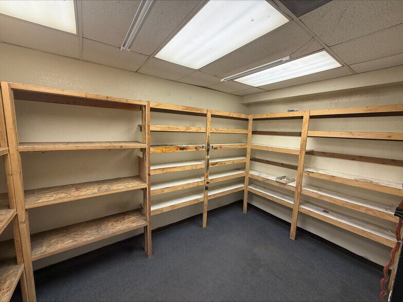 More Photos Of 332 Norfolk St, Aurora Light Manufacturing For Sale