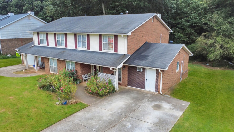 More Photos Of 2814 Briar Hill Ln SE, Conyers Multifamily For Sale