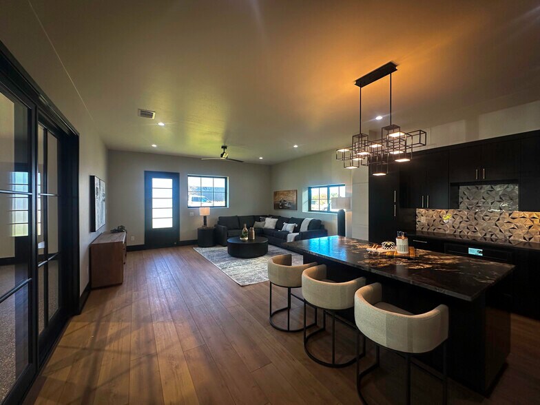 More Photos Of 1211 O Reilly Dr, Lakeway Showroom For Sale