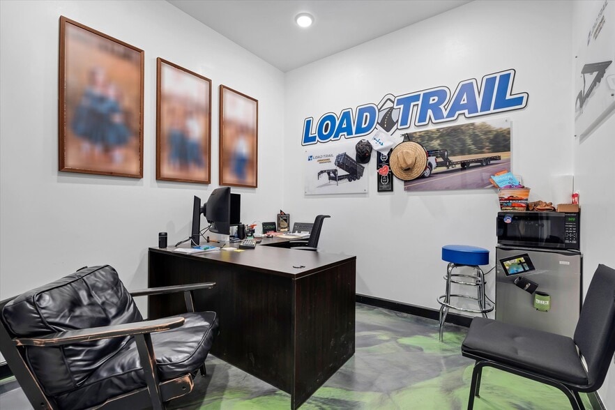 More Photos Of 538 Industrial Pk Acc rd, Trumann Flex For Lease
