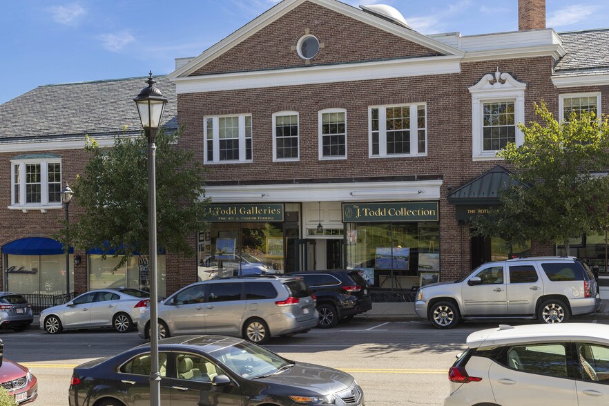 More Photos Of 570-574 Washington St, Wellesley Office For Lease