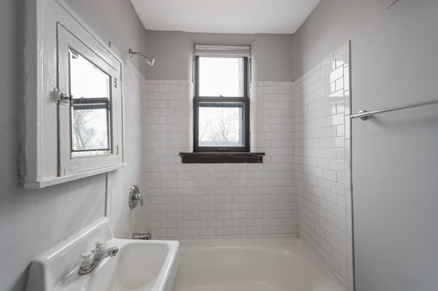 More Photos Of 487 Grand Ave, Saint Paul Apartments For Sale