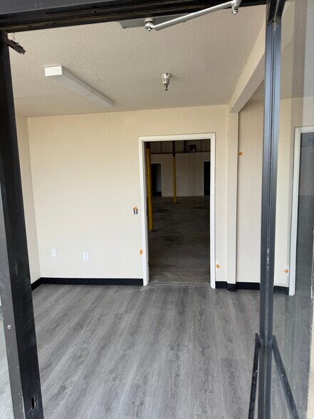 More Photos Of 16187 Yucca St, Hesperia Warehouse For Sale