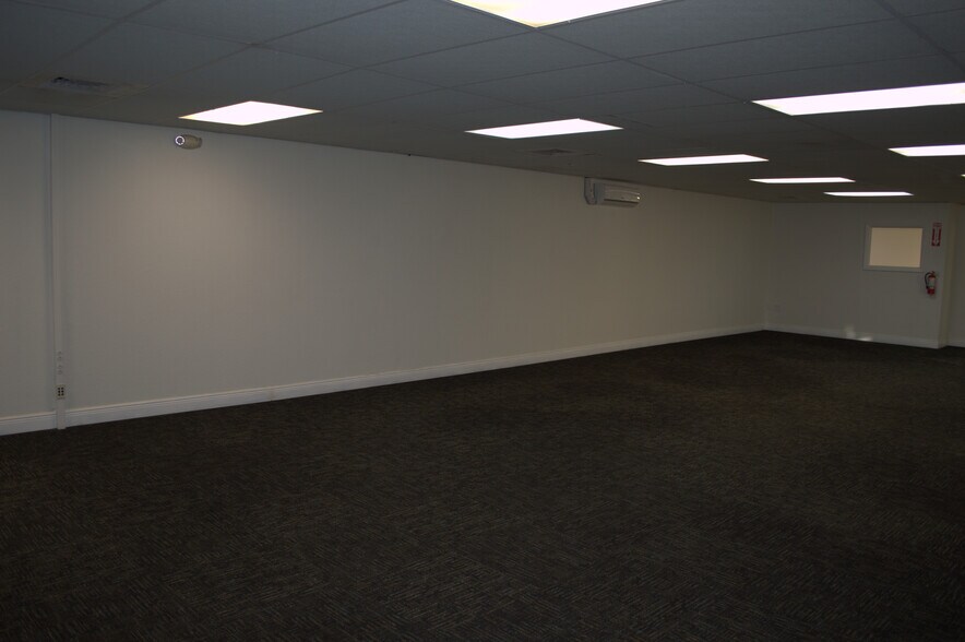 More Photos Of 2979 N 46th Ave, Saint Petersburg Office For Lease
