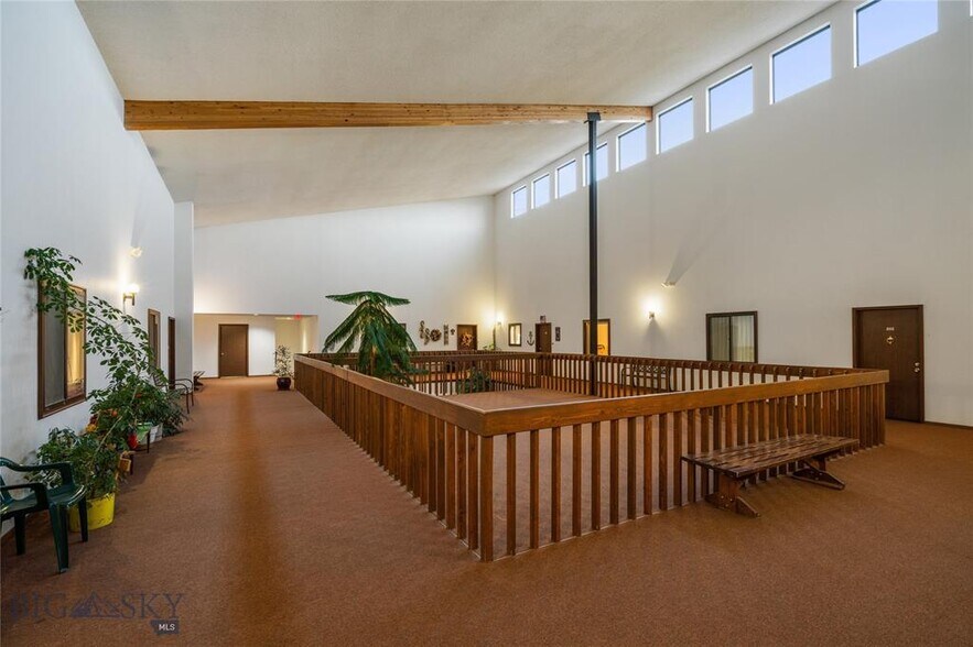 More Photos Of 422 S Main St, Livingston Medical For Sale