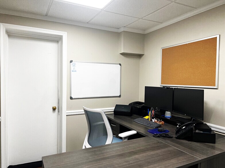 More Photos Of 1326 N King St, Wilmington Office For Sale