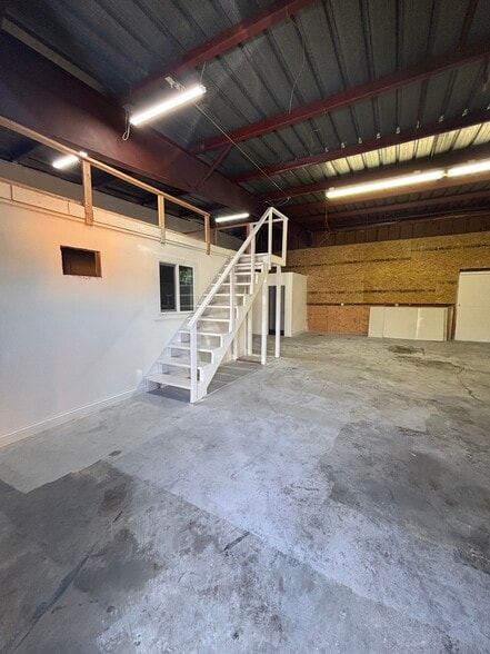 More Photos Of 1603-1605 Juliesse Ave, Sacramento Warehouse For Lease
