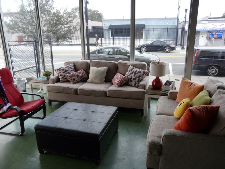 More Photos Of 1016 W Church St, Orlando Showroom For Lease