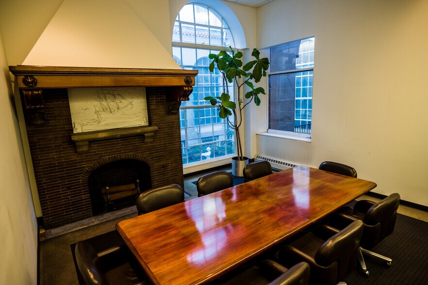 More Photos Of 226 Walnut St, Philadelphia Loft Creative Space For Lease