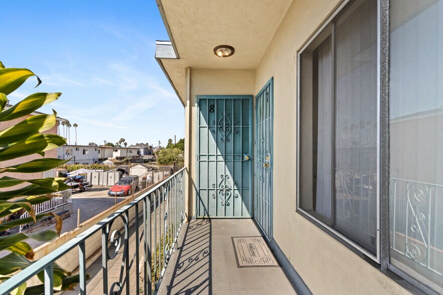 More Photos Of 3823 Wisconsin St, Los Angeles Apartments For Sale