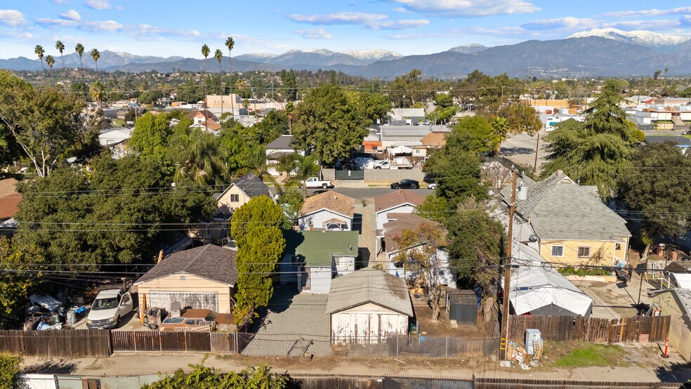 More Photos Of 920 W 3rd St, Pomona Apartments For Sale
