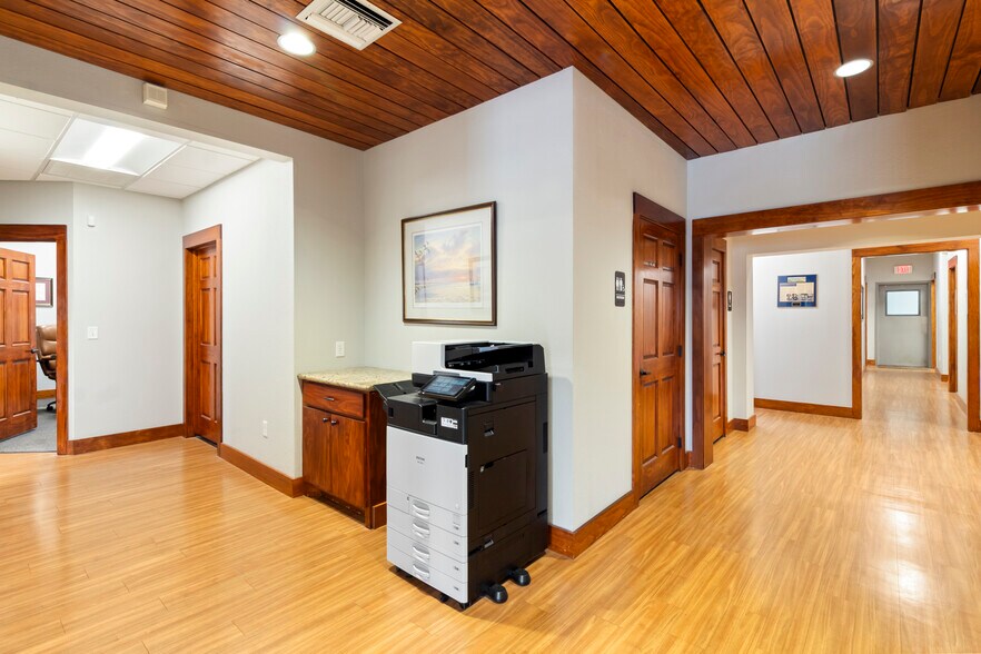 More Photos Of 3828 S College Ave, Bryan Office For Sale