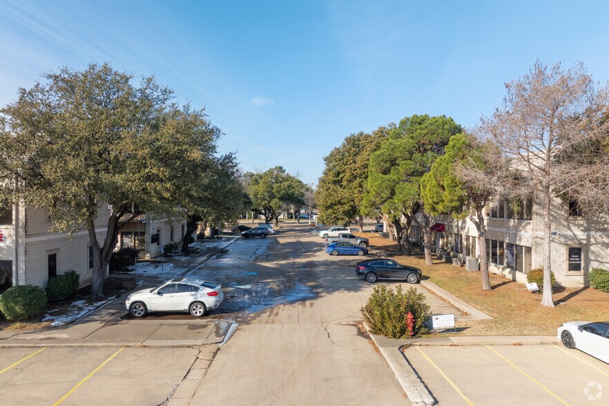 More Photos Of 2305 Oak Ln, Grand Prairie Office For Sale