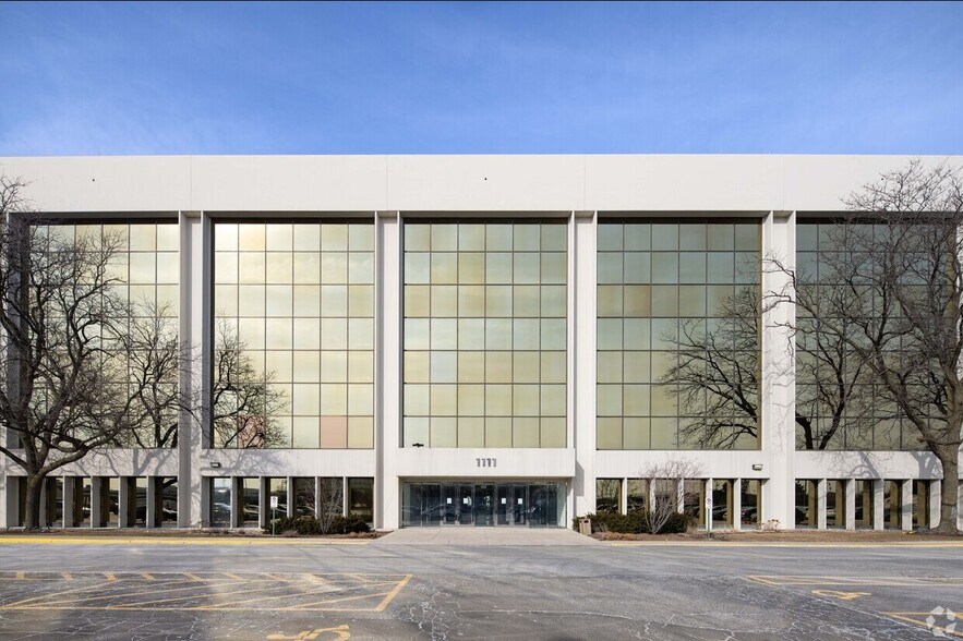 More Photos Of 1111 E Touhy Ave, Des Plaines Unknown For Lease