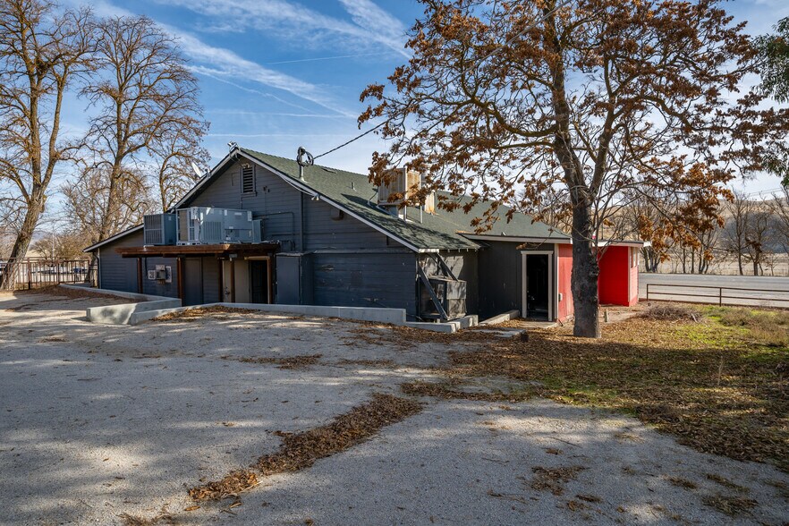 More Photos Of 19215 CA-46 East, Shandon General Retail For Sale