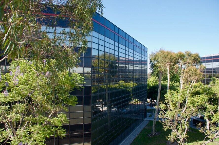 More Photos Of 1501 Hughes Way, Long Beach Office Residential For Lease