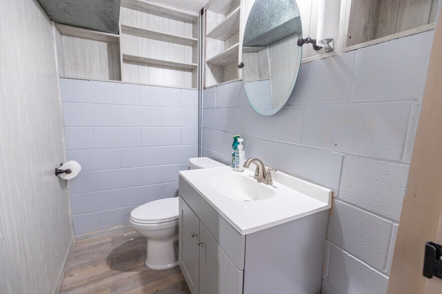 More Photos Of 2120 Logan Ave, Cheyenne Healthcare For Sale