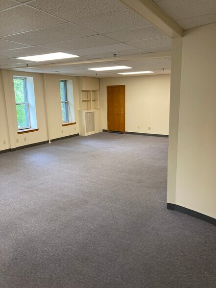 More Photos Of 102 East State Street, Ithaca Loft Creative Space For Lease