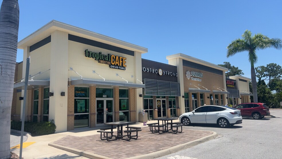 Primary Photo Of 3840-3950 Central Sarasota Pky, Sarasota Unknown For Lease