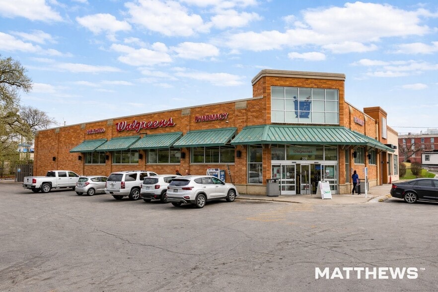 More Photos Of 225 N Saddle Creek Rd, Omaha Drugstore For Sale