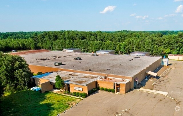 More Photos Of 2377 US Highway 52 S, Wadesboro Manufacturing For Lease