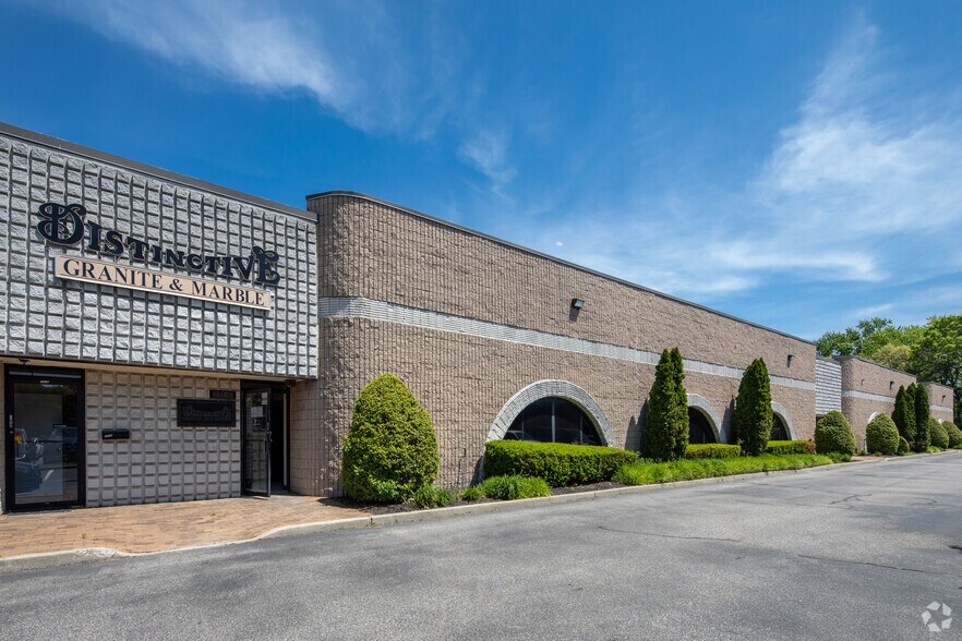 More Photos Of 331 Dante Ct, Holbrook Warehouse For Lease