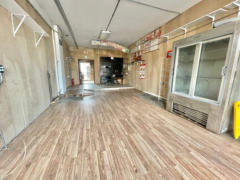 More Photos Of 197-199 N Main St, Freeport Storefront For Lease