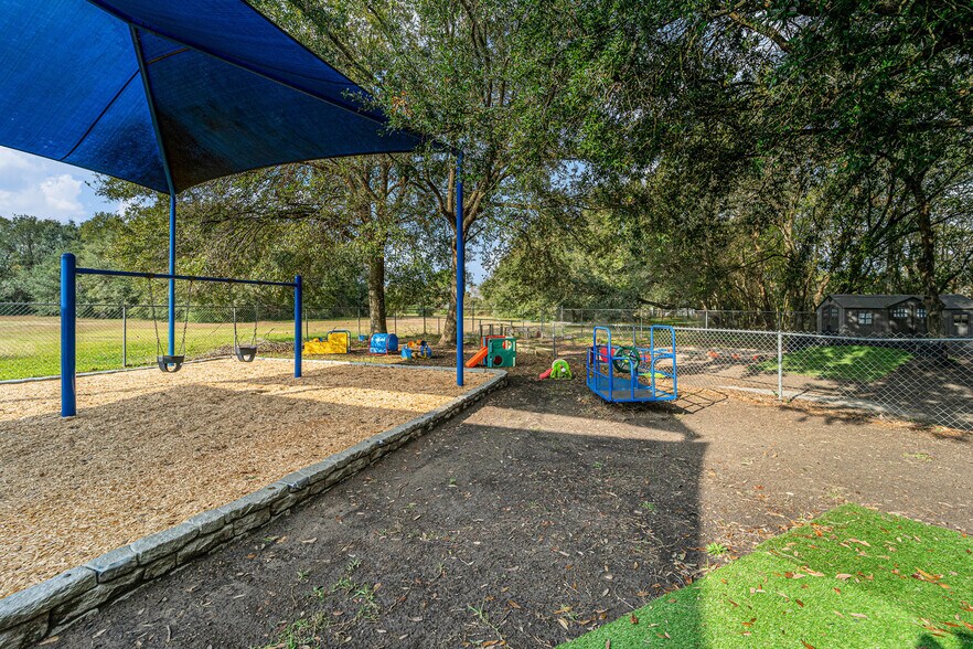 More Photos Of 3421 E Walnut St, Pearland Daycare Center For Sale