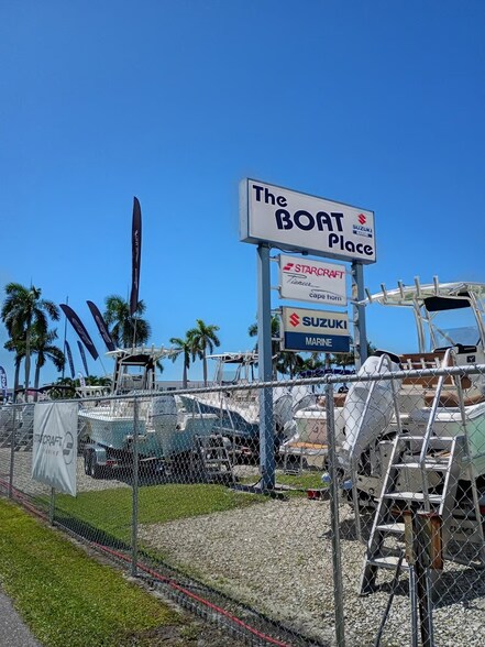 More Photos Of 16394 San Carlos Blvd, Fort Myers Freestanding For Lease