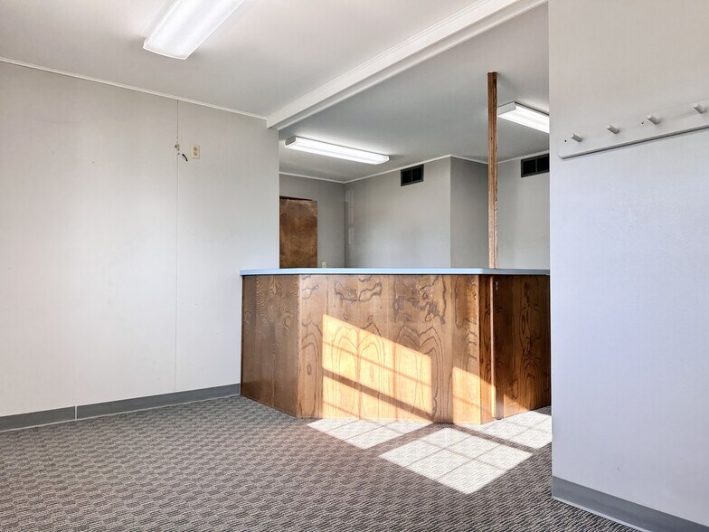 More Photos Of 152 E 8th St, Trenton Office For Sale