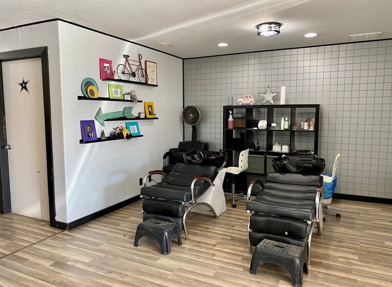 More Photos Of 252 W Main St, Delta General Retail For Sale