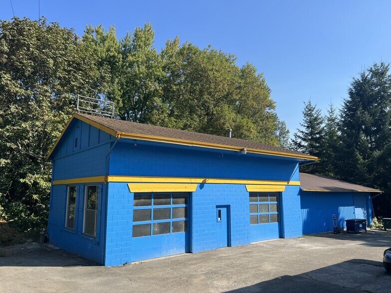 Primary Photo Of 17514 Bothell Way NE, Bothell Warehouse For Lease