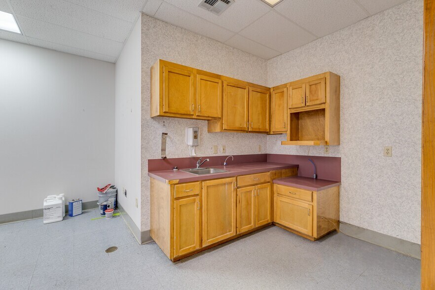 More Photos Of 401 Thomas Rd, West Monroe Medical For Lease