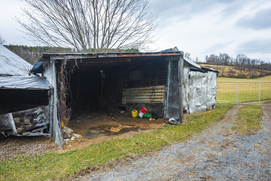More Photos Of 230 Barn Ave, North Tazewell Land For Sale