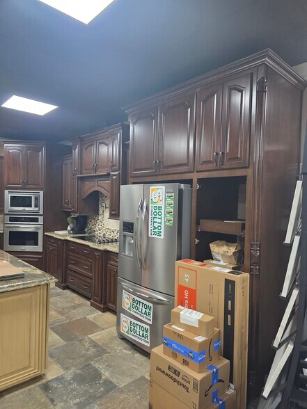 More Photos Of 1915 N Brazosport, Freeport Service For Sale