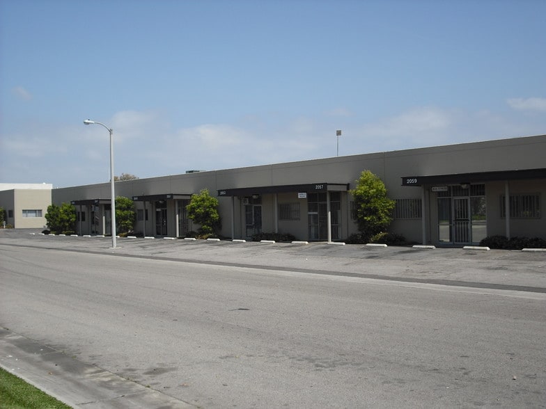 More Photos Of 2021-2041 S Lyon St, Santa Ana Light Manufacturing For Lease