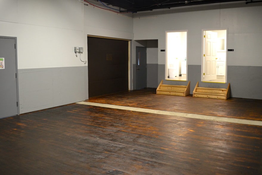 More Photos Of 850 St Paul St, Rochester Warehouse For Lease