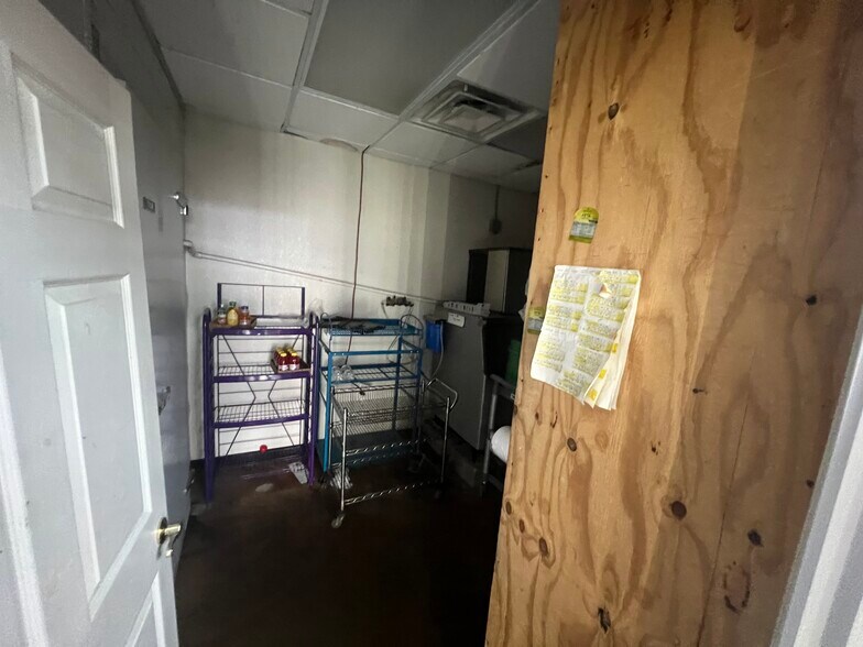 More Photos Of 3101 W Stan Schlueter Loop, Killeen Convenience Store For Sale