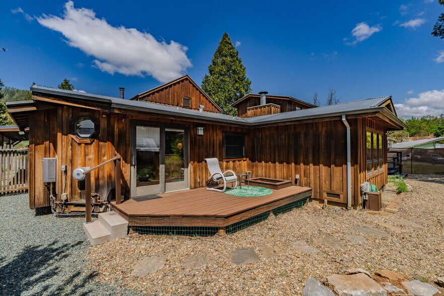 More Photos Of 21376 Consolation St, Volcano Specialty For Sale