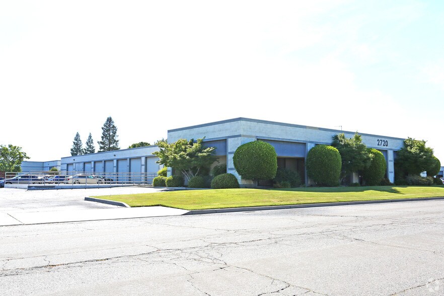 Primary Photo Of 2720 N Grove Industrial Dr, Fresno Warehouse For Lease