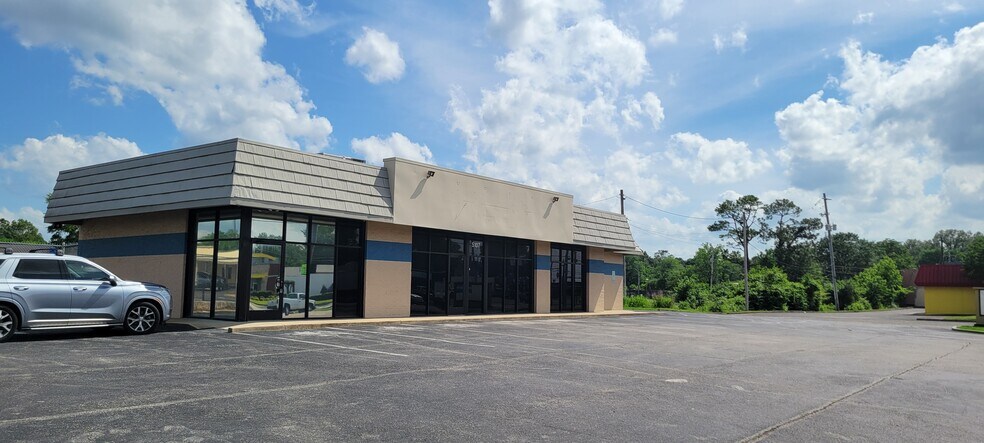 More Photos Of 5107 Summer Ave, Memphis Freestanding For Lease