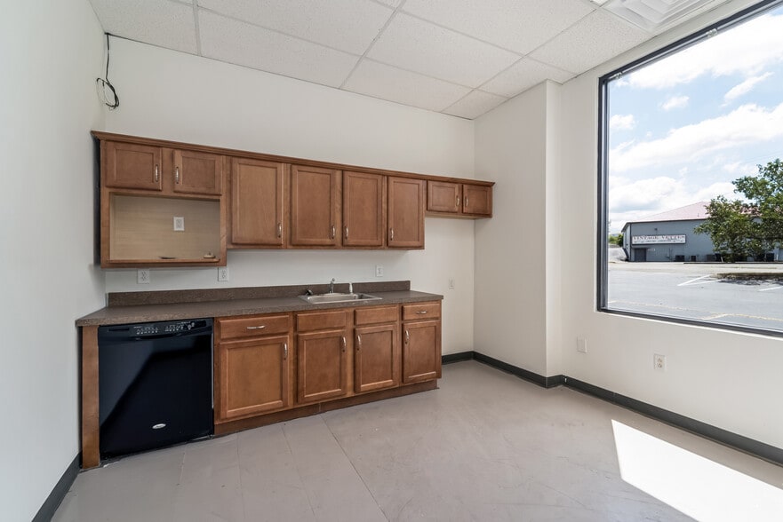 More Photos Of 630 Broadmor Blvd, Murfreesboro Medical For Lease